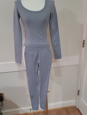 SS Sculpt Gray 2-Piece Long Sleeve Workout or Lounge Set -  Size XS